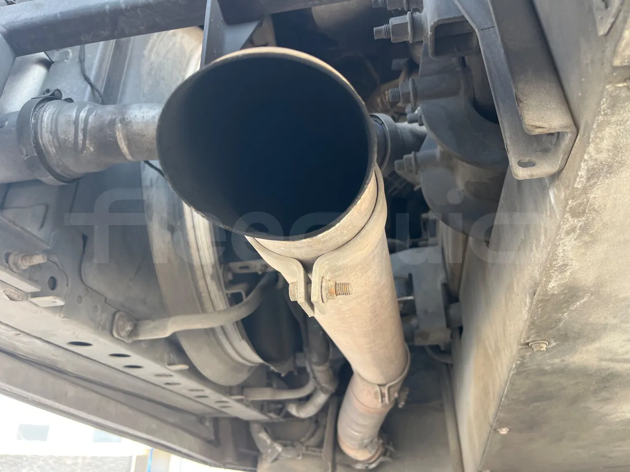 Volvo B9 R - EUR5 - 280kW - 12.850m - exhaust photo