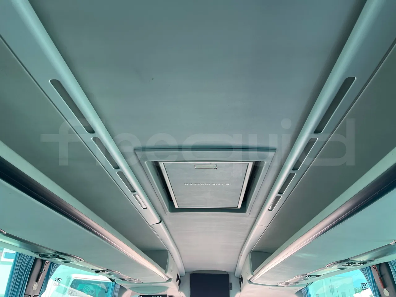 Volvo B9 R - EUR5 - 280kW - 12.850m - roof hatch 2