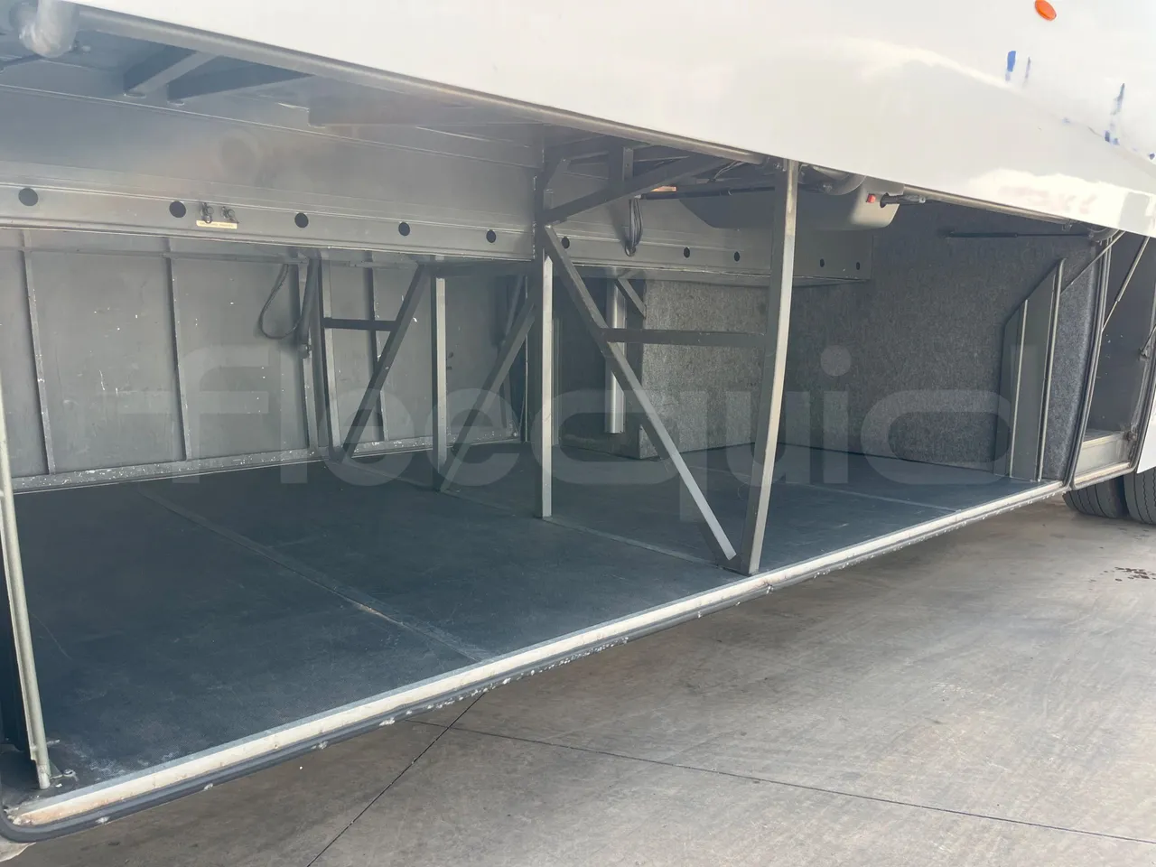 Volvo B9 R - EUR5 - 280kW - 12.850m - internal frame rust check