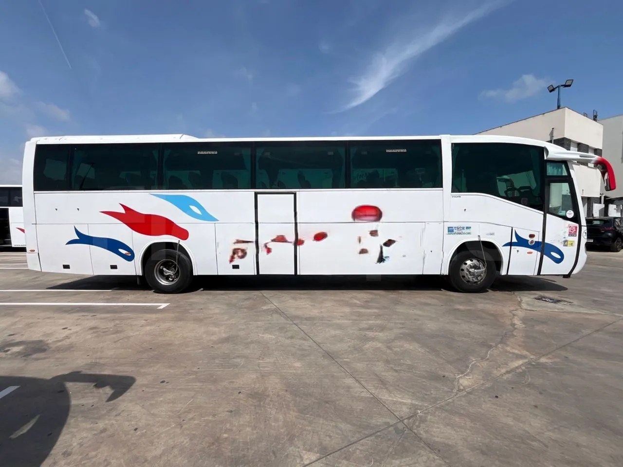 Volvo B9 R - EUR5 - 280kW - 12.850m - right side doors closed