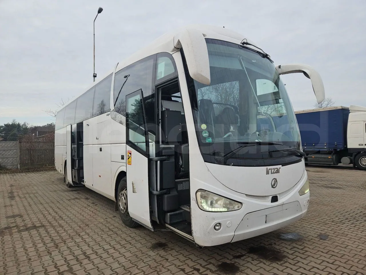 Irizar i6 12.37 - EUR6 - 320kW - 12.200m - 3/4 right front doors open
