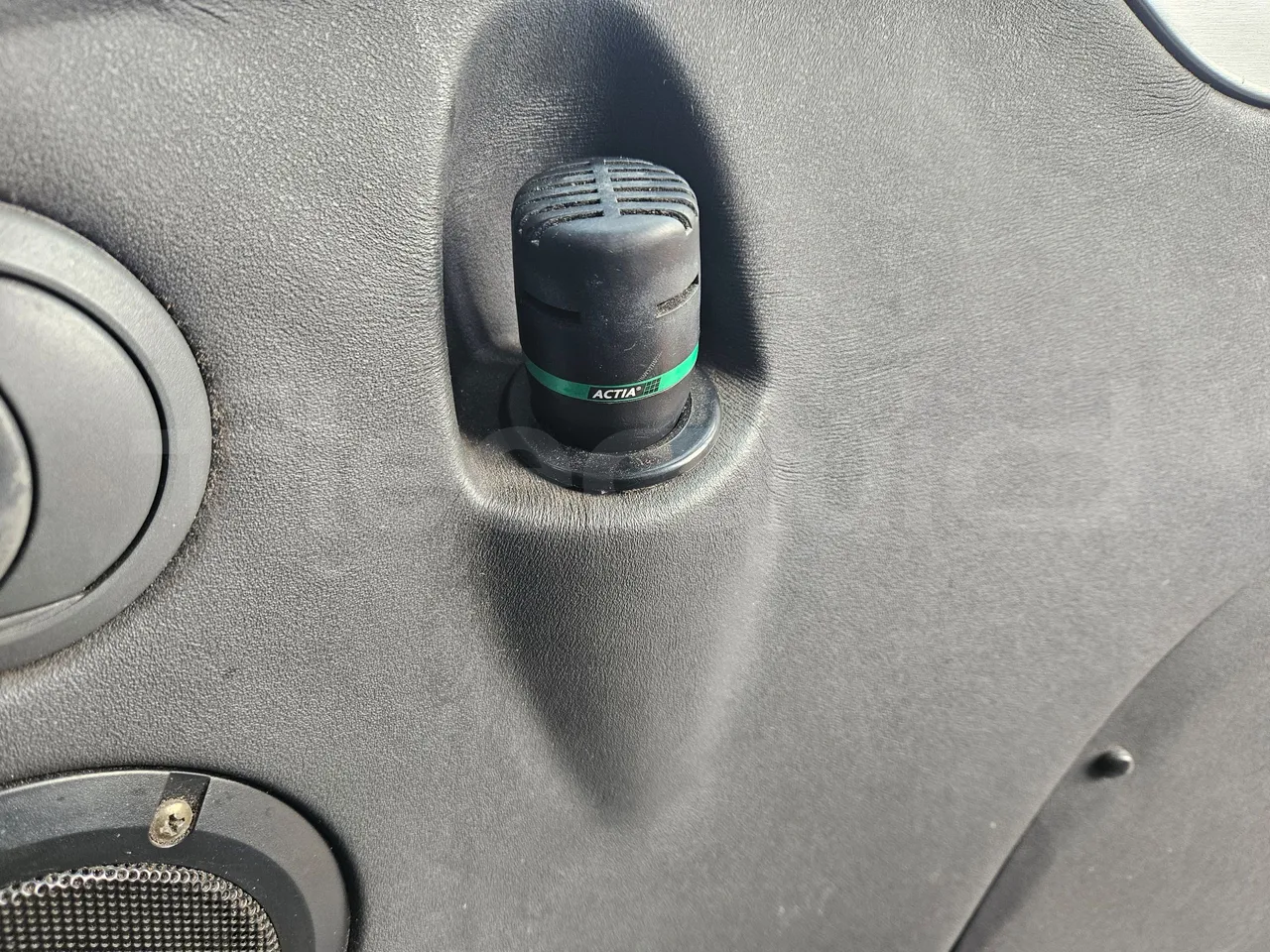 Irizar i6 12.37 - EUR6 - 320kW - 12.200m - hostes microphone accessories photo