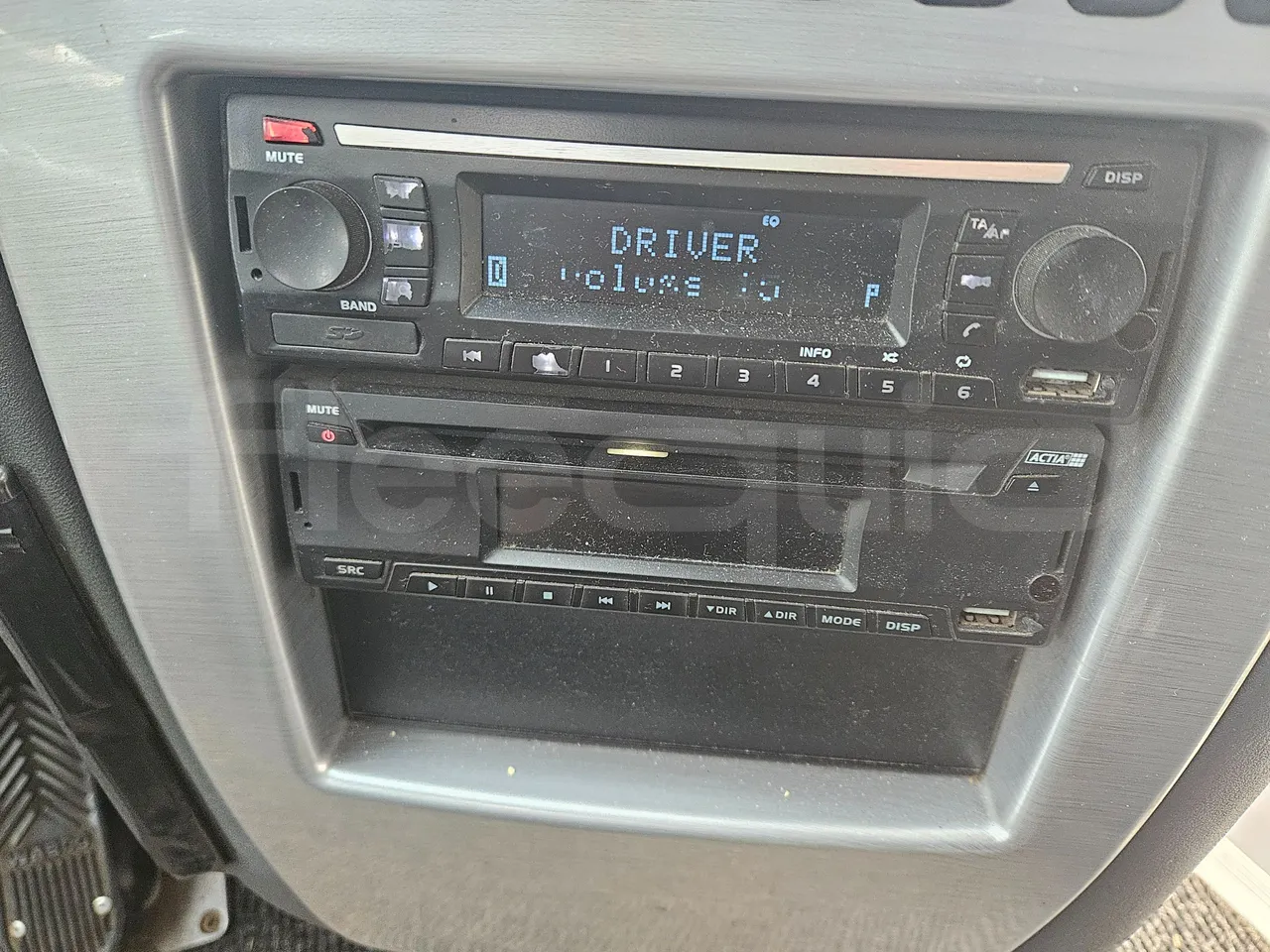 Irizar i6 12.37 - EUR6 - 320kW - 12.200m - radio accessories photo