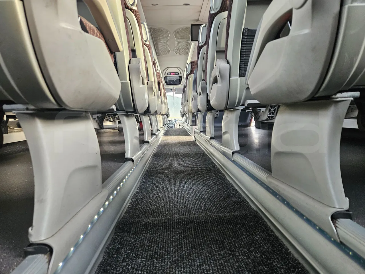 Irizar i6 12.37 - EUR6 - 320kW - 12.200m - seat brackets photo