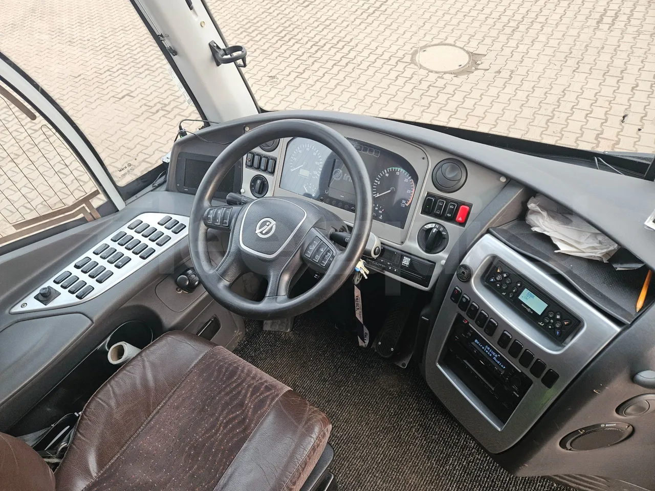 Irizar i6 12.37 - EUR6 - 320kW - 12.200m - buttons panels on