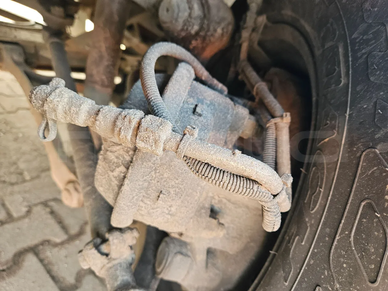 Irizar i6 12.37 - EUR6 - 320kW - 12.200m - front brake calipers left