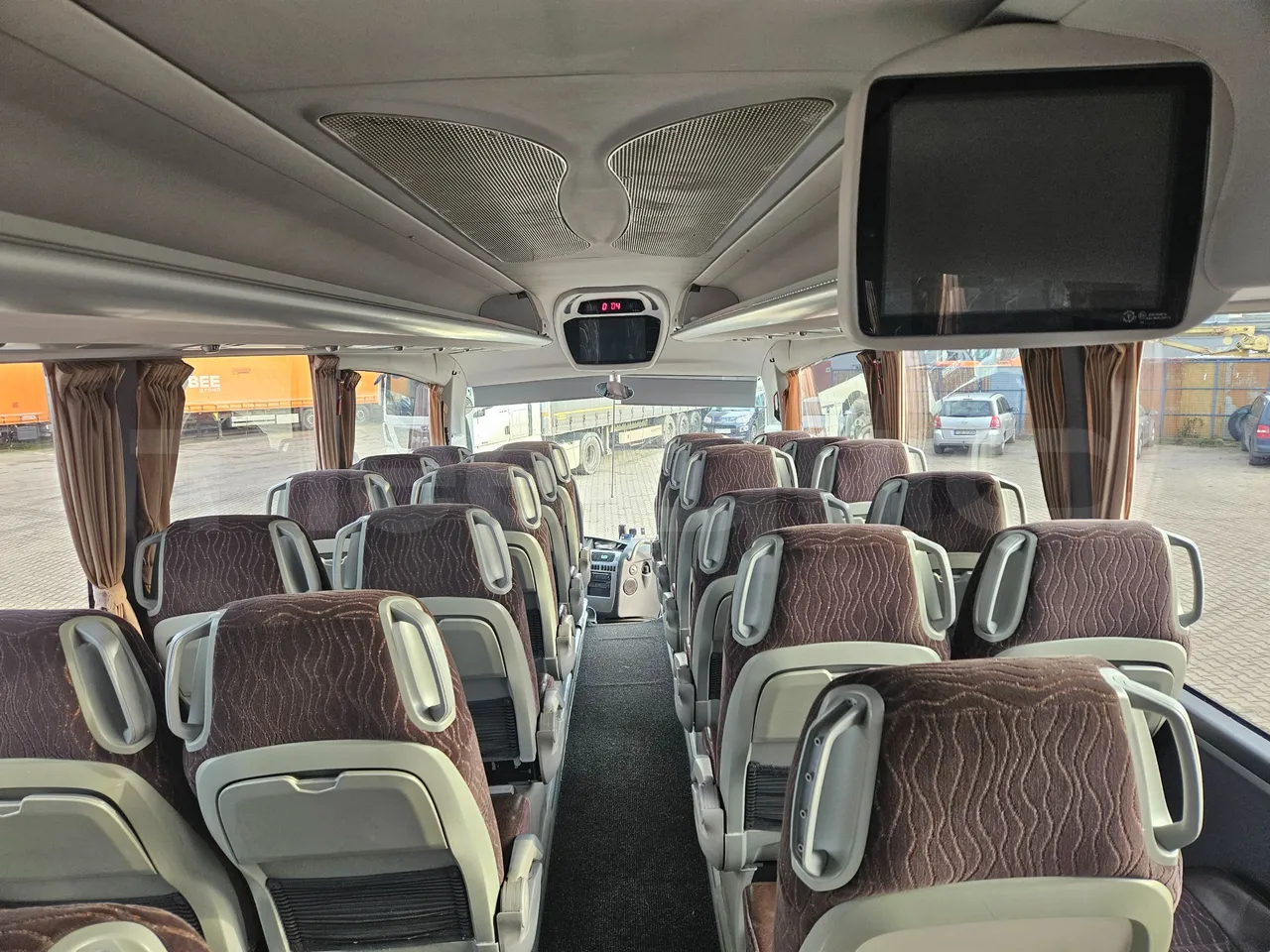 Irizar i6 12.37 - EUR6 - 320kW - 12.200m - forward view middle aisle