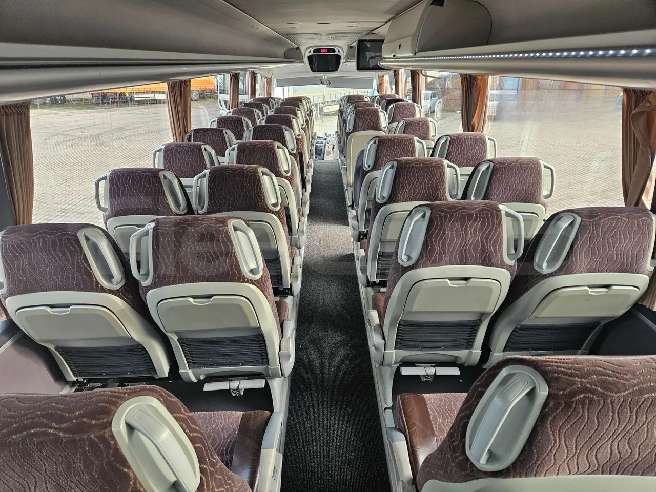 Irizar i6 12.37 - EUR6 - 320kW - 12.200m - forward view all seats last row height