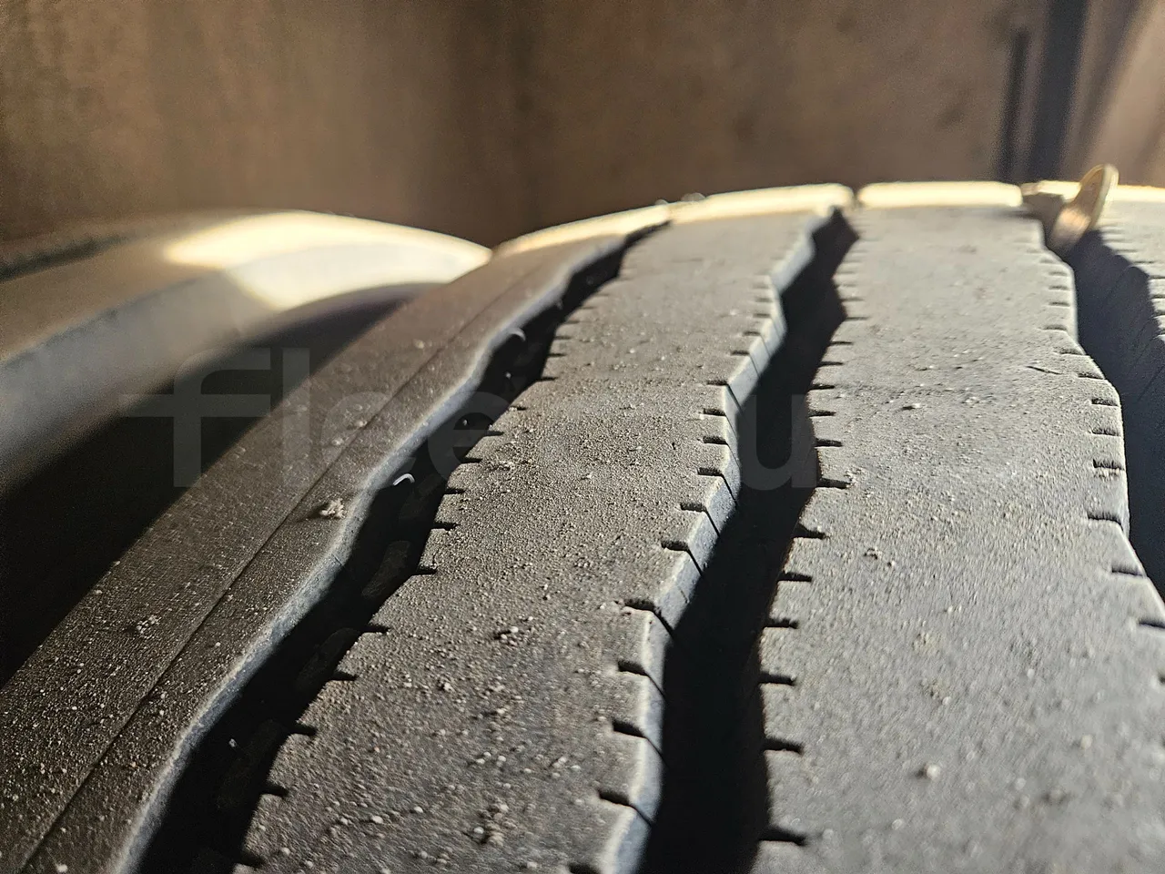 Irizar i6 12.37 - EUR6 - 320kW - 12.200m - tread condition second axle tires right