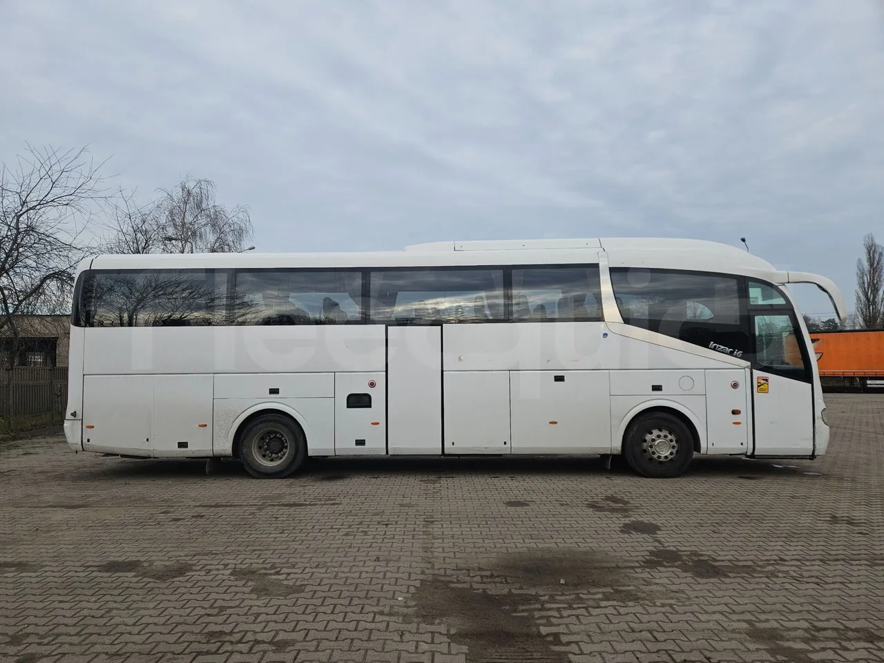 Irizar i6 12.37 - EUR6 - 320kW - 12.200m - right side doors closed