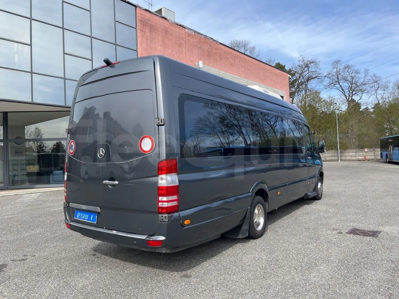 Mercedes-Benz Sprinter 906BB50 - EUR 6 -120kW - 7.361m - 3/4 right rear doors closed