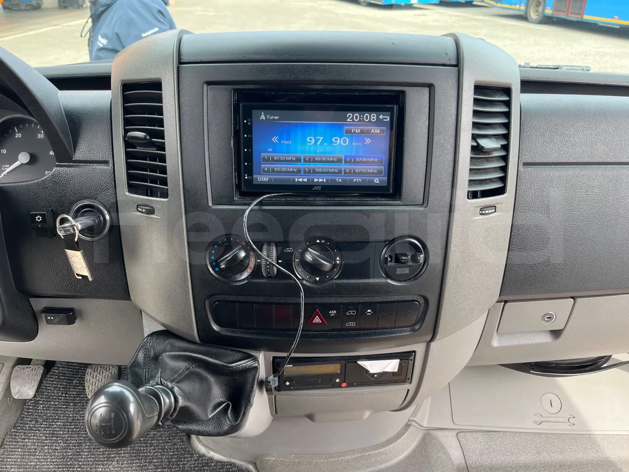 Mercedes-Benz Sprinter 906BB50 - EUR 6 -120kW - 7.361m - radio accessories photo