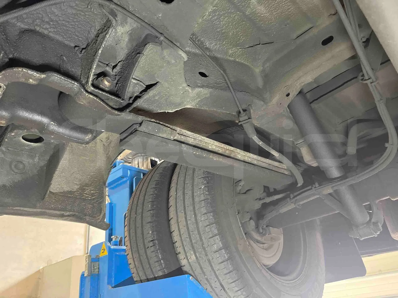 Mercedes-Benz Sprinter 906BB50 - EUR 6 -120kW - 7.361m - axel 2 air springs 1 right