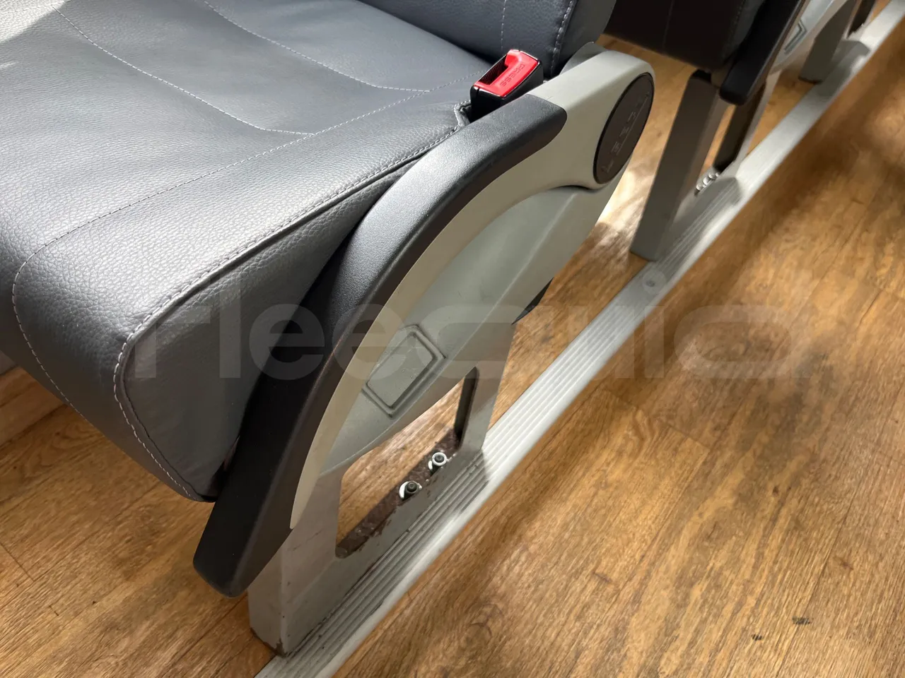 Mercedes-Benz Sprinter 906BB50 - EUR 6 -120kW - 7.361m - armrest detail photo