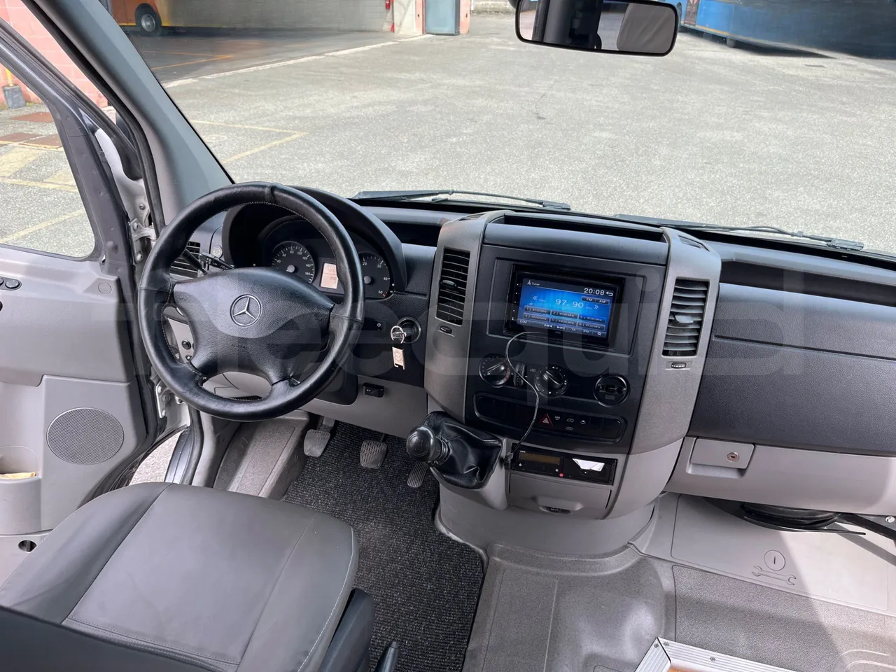 Mercedes-Benz Sprinter 906BB50 - EUR 6 -120kW - 7.361m - buttons panels on