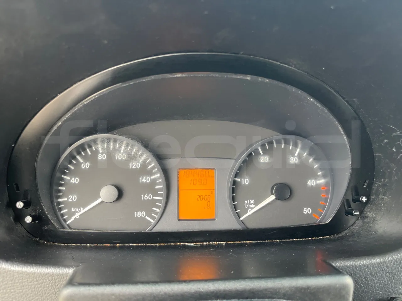 Mercedes-Benz Sprinter 906BB50 - EUR 6 -120kW - 7.361m - dashboard lights on