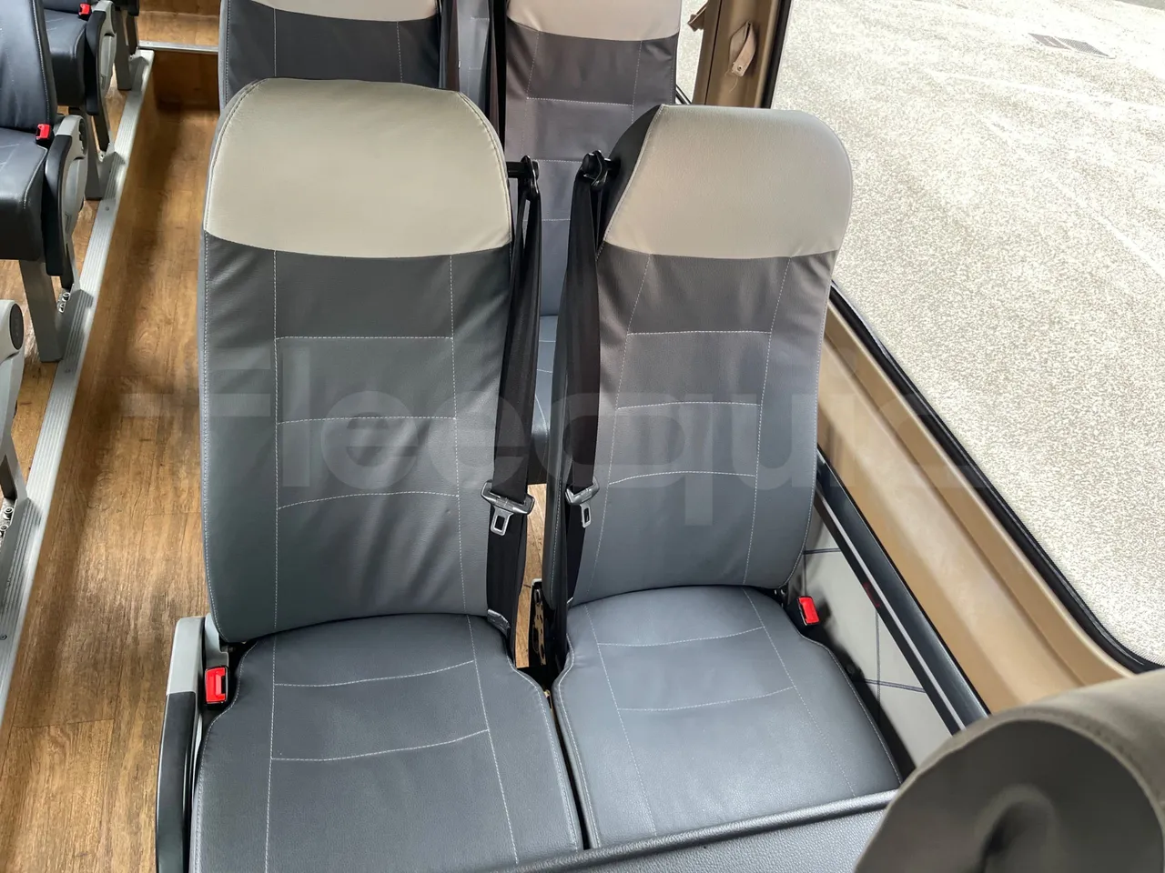 Mercedes-Benz Sprinter 906BB50 - EUR 6 -120kW - 7.361m - single seat detail