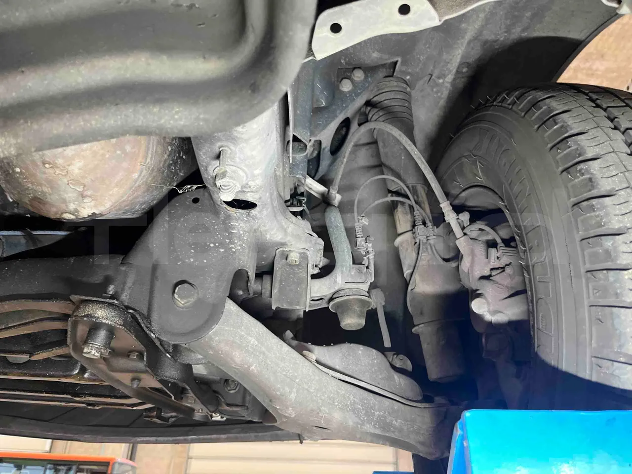 Mercedes-Benz Sprinter 906BB50 - EUR 6 -120kW - 7.361m - front air springs right