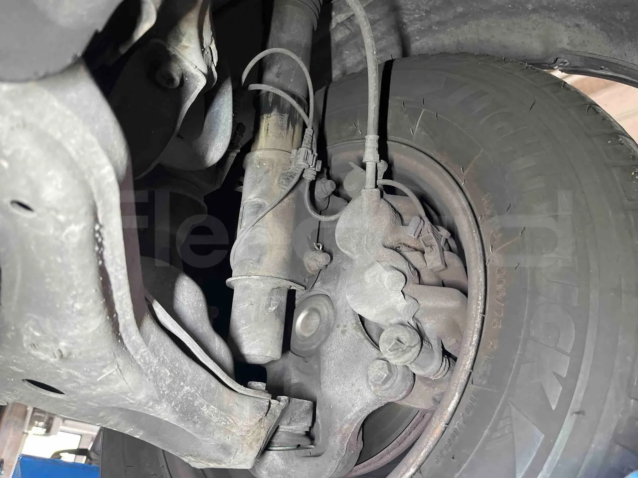 Mercedes-Benz Sprinter 906BB50 - EUR 6 -120kW - 7.361m - front brake calipers right