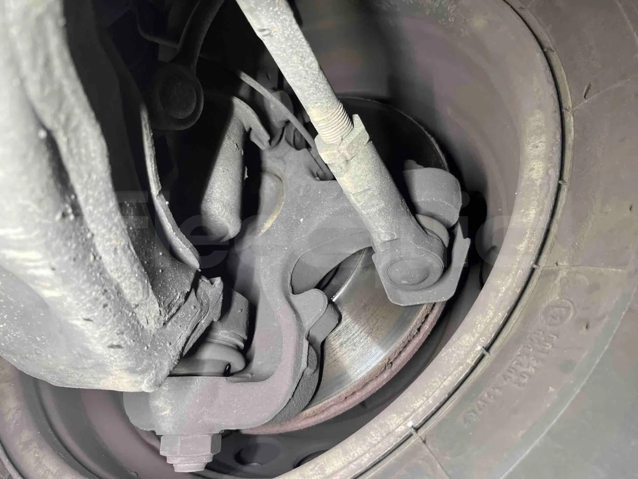 Mercedes-Benz Sprinter 906BB50 - EUR 6 -120kW - 7.361m - front discs left