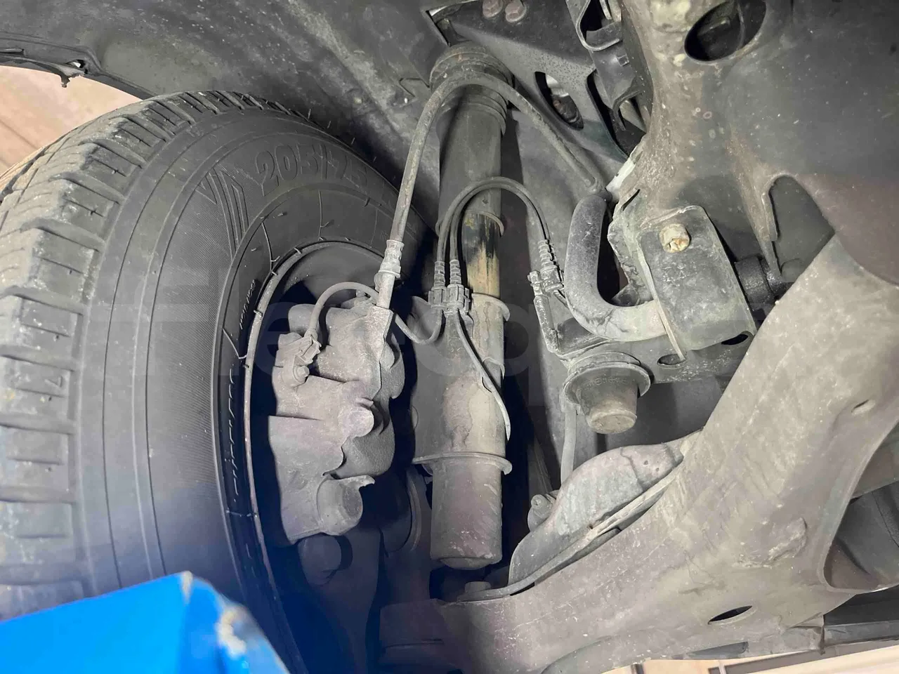 Mercedes-Benz Sprinter 906BB50 - EUR 6 -120kW - 7.361m - front shock absorbers left