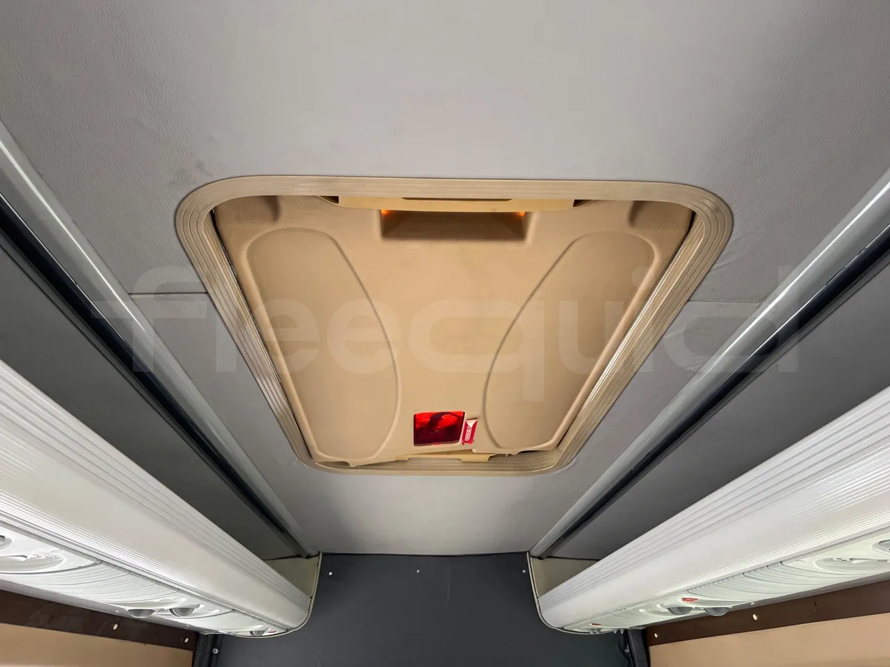 Mercedes-Benz Sprinter 906BB50 - EUR 6 -120kW - 7.361m - roof hatch 1