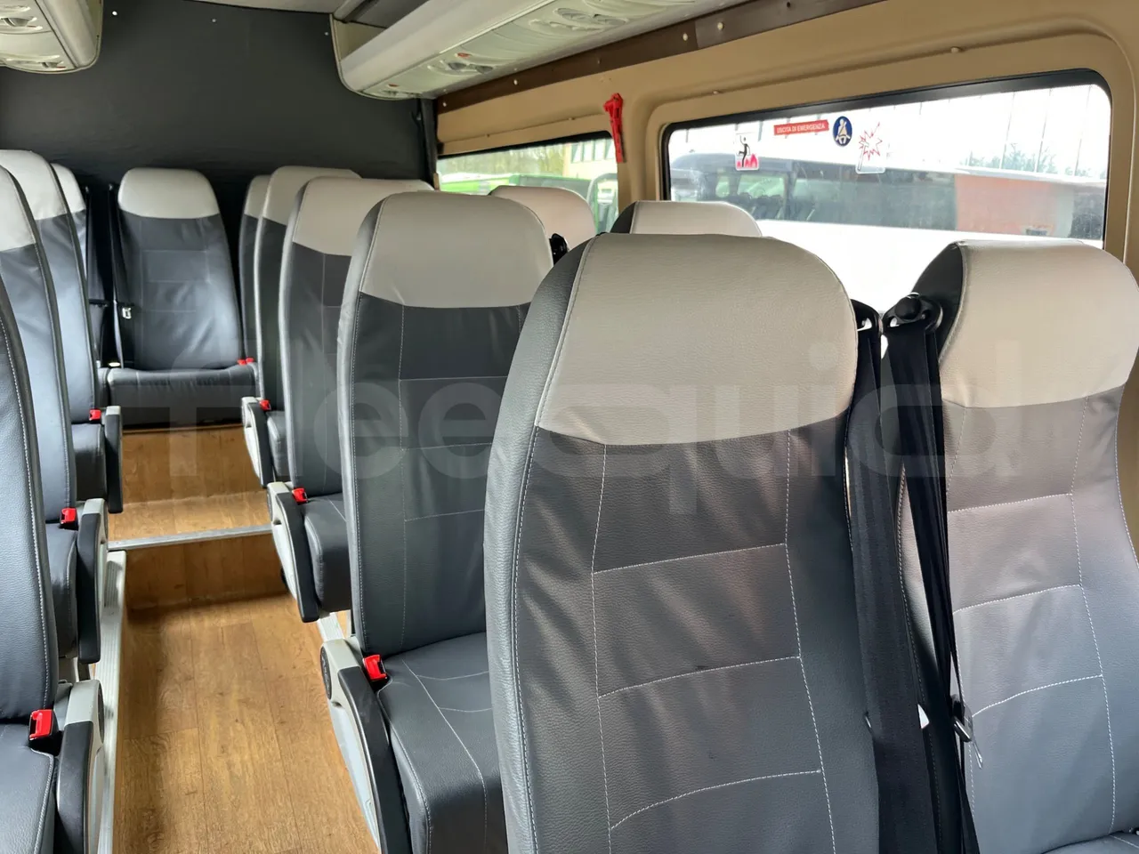 Mercedes-Benz Sprinter 906BB50 - EUR 6 -120kW - 7.361m - roof hatch 3