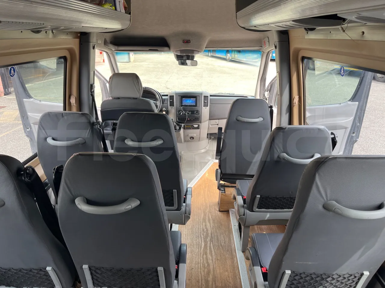 Mercedes-Benz Sprinter 906BB50 - EUR 6 -120kW - 7.361m - forward view middle aisle