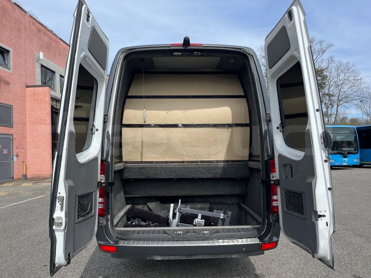 Mercedes-Benz Sprinter 906BB50 - EUR 6 -120kW - 7.361m - luggage rack photo