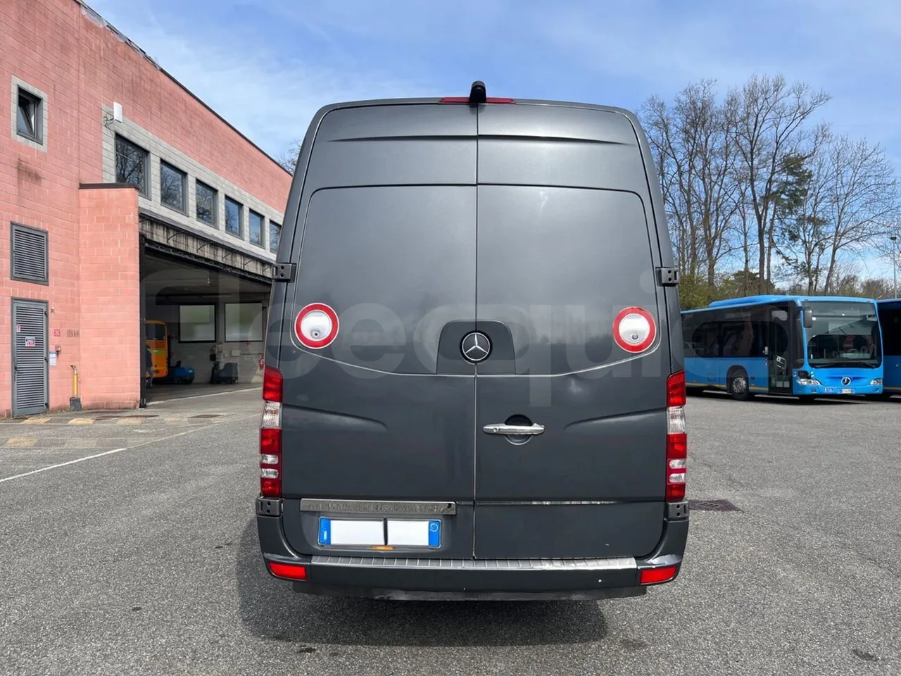 Mercedes-Benz Sprinter 906BB50 - EUR 6 -120kW - 7.361m - rear hatch closed