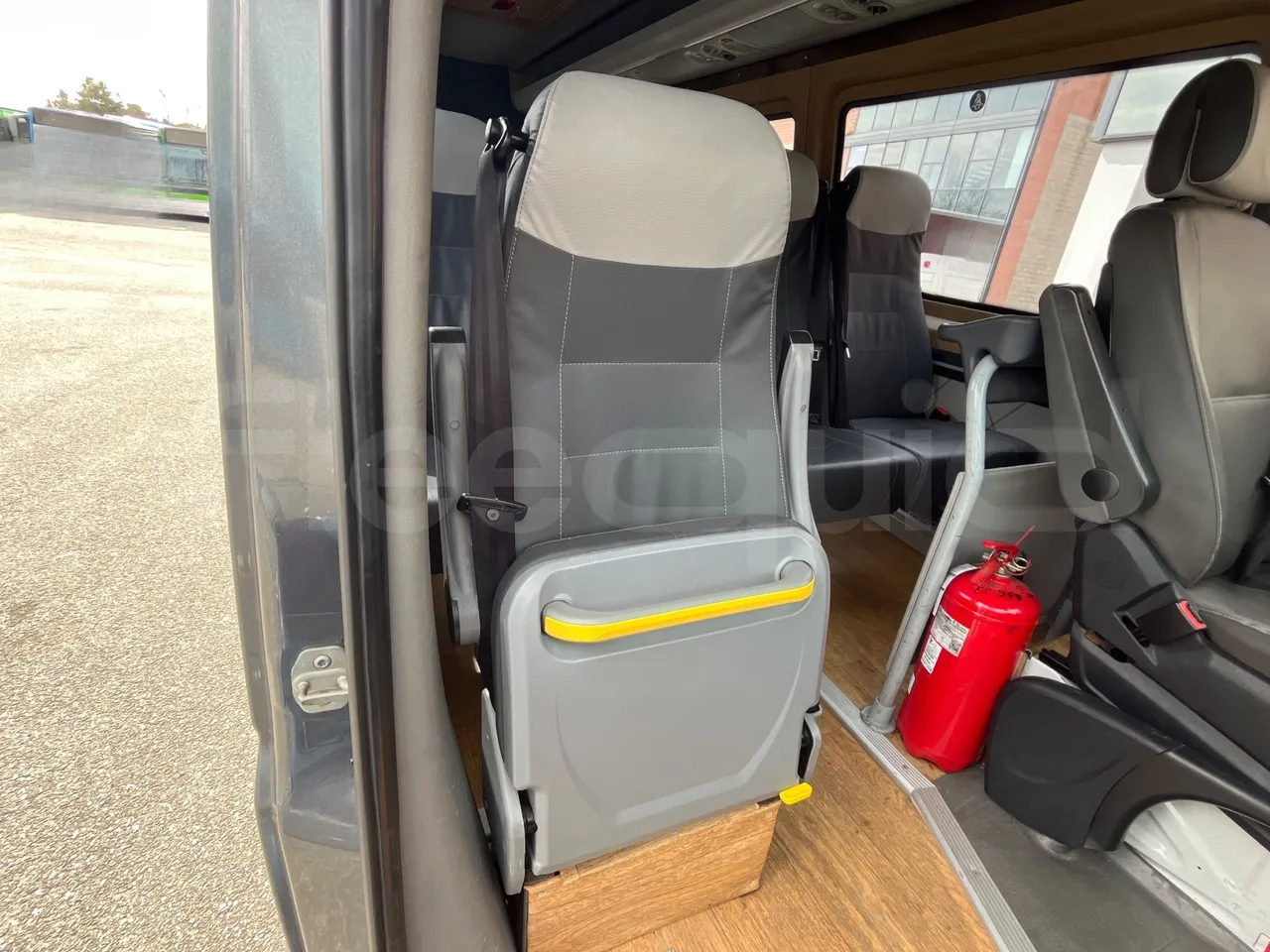 Mercedes-Benz Sprinter 906BB50 - EUR 6 -120kW - 7.361m - hostess seat photo