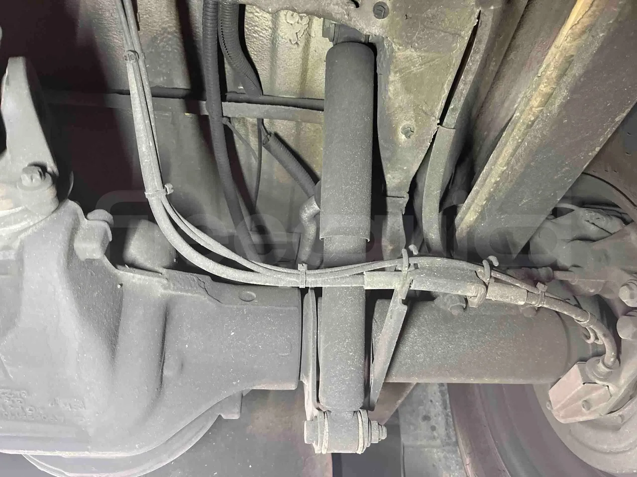 Mercedes-Benz Sprinter 906BB50 - EUR 6 -120kW - 7.361m - axle 2 shock absorbers 1 left