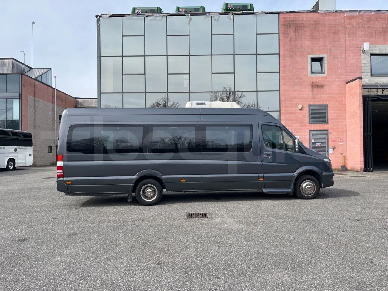 Mercedes-Benz Sprinter 906BB50 - EUR 6 -120kW - 7.361m - right side doors closed