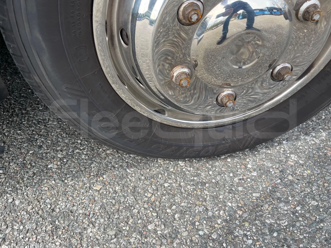 Mercedes-Benz Sprinter 906BB50 - EUR 6 -120kW - 7.361m - front left tire measurements
