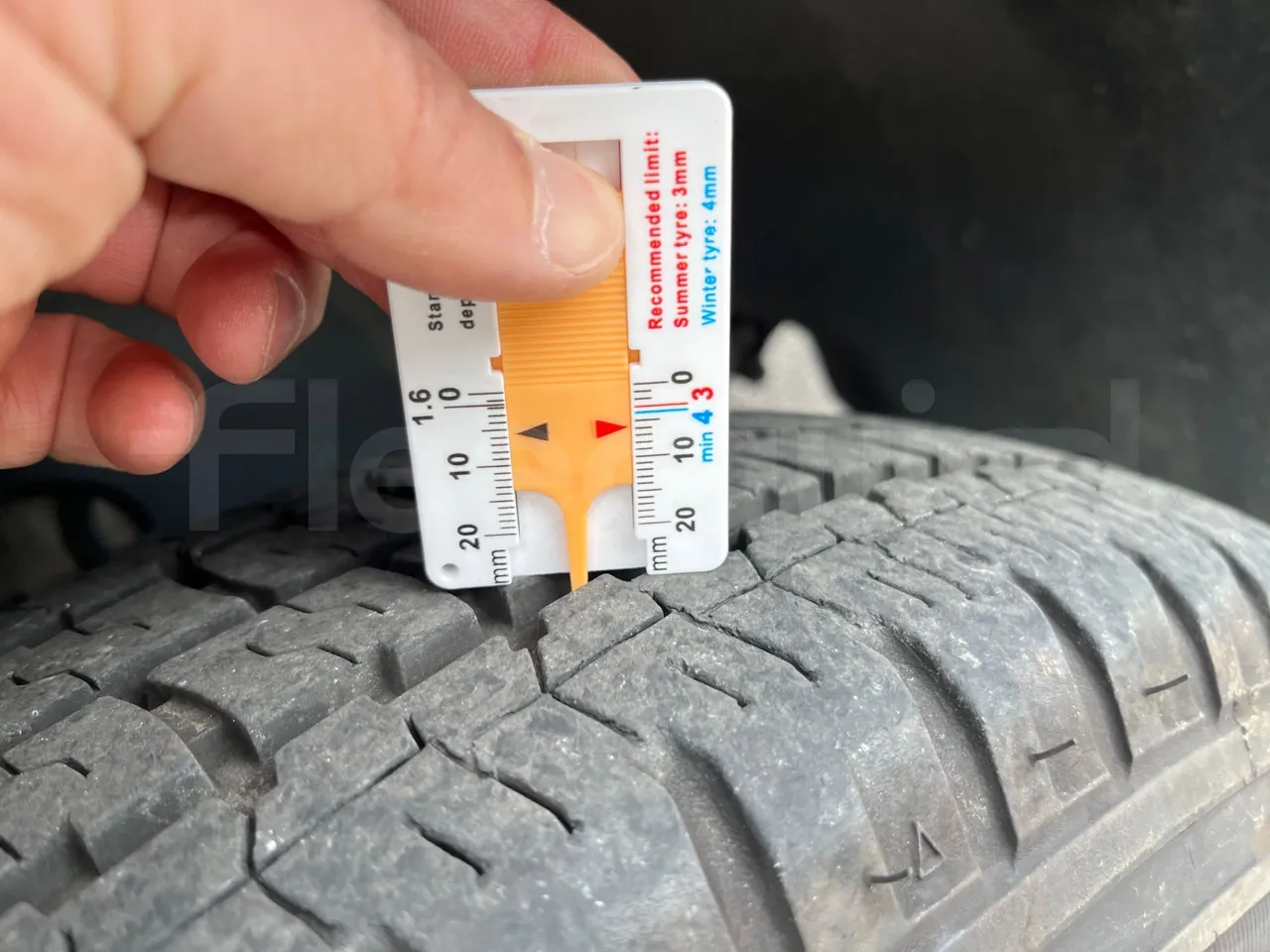 Mercedes-Benz Sprinter 906BB50 - EUR 6 -120kW - 7.361m - rear left tire photo