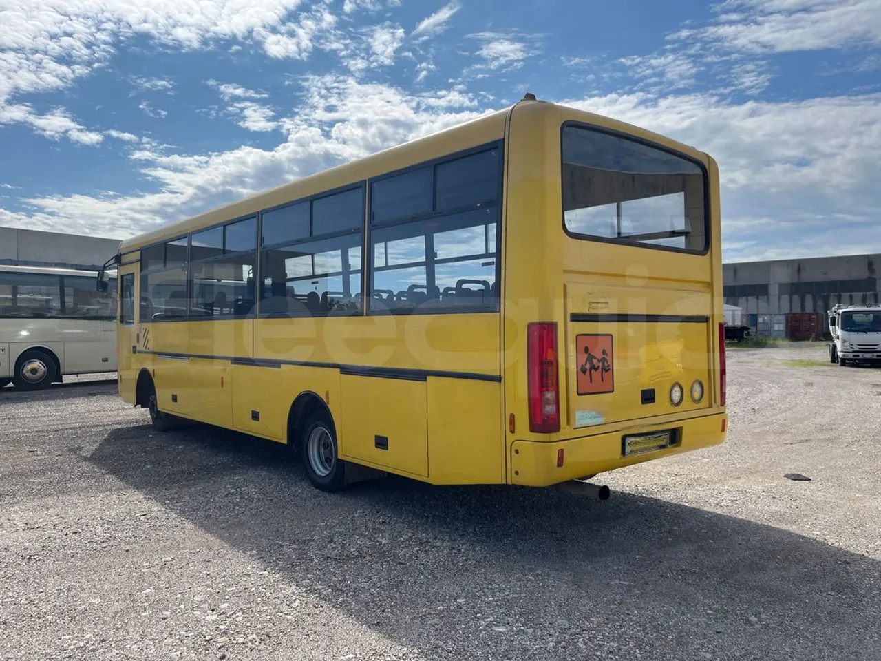 Iveco Cacciamali C5032 -EUR3 -154kW -9.3m - 3/4 left rear side