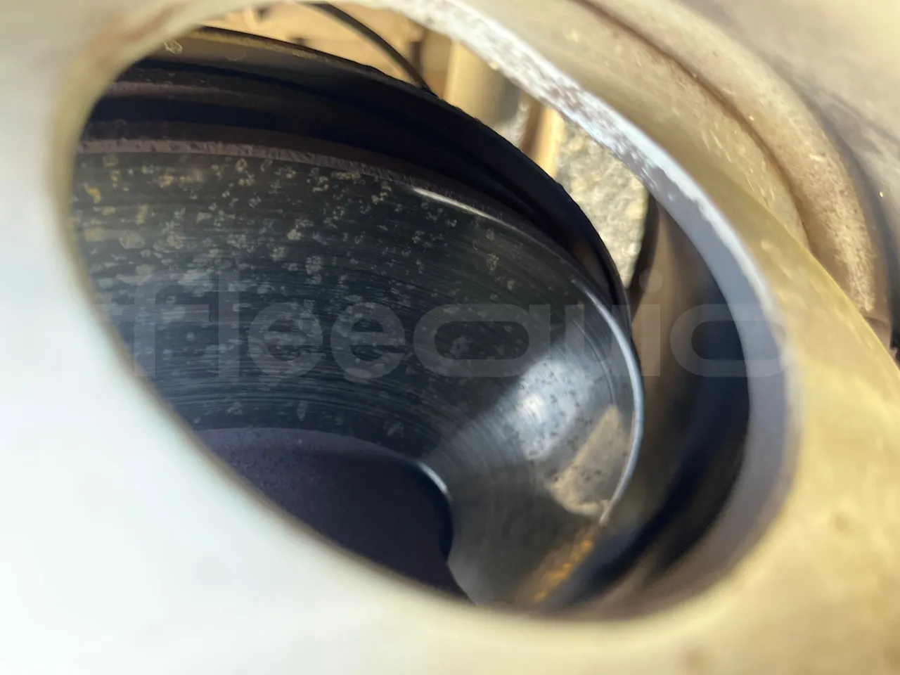 Iveco Cacciamali C5032 -EUR3 -154kW -9.3m - front discs left