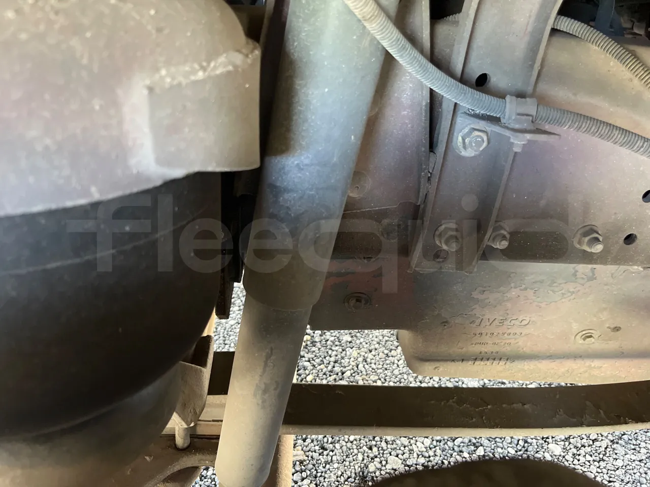 Iveco Cacciamali C5032 -EUR3 -154kW -9.3m - front shock absorbers left