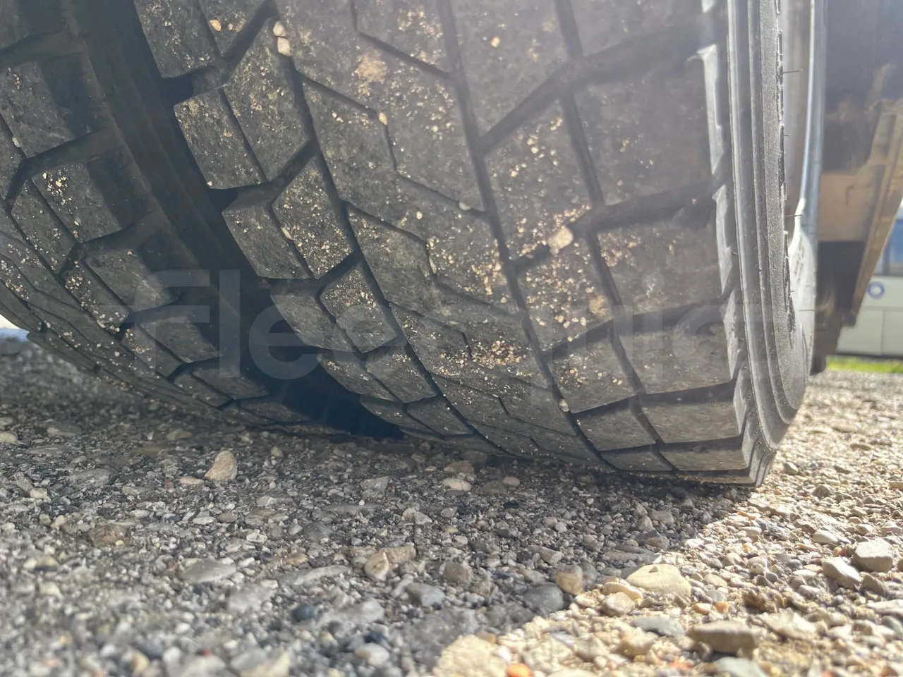 Iveco Cacciamali C5032 -EUR3 -154kW -9.3m - tread condition second axle tires right
