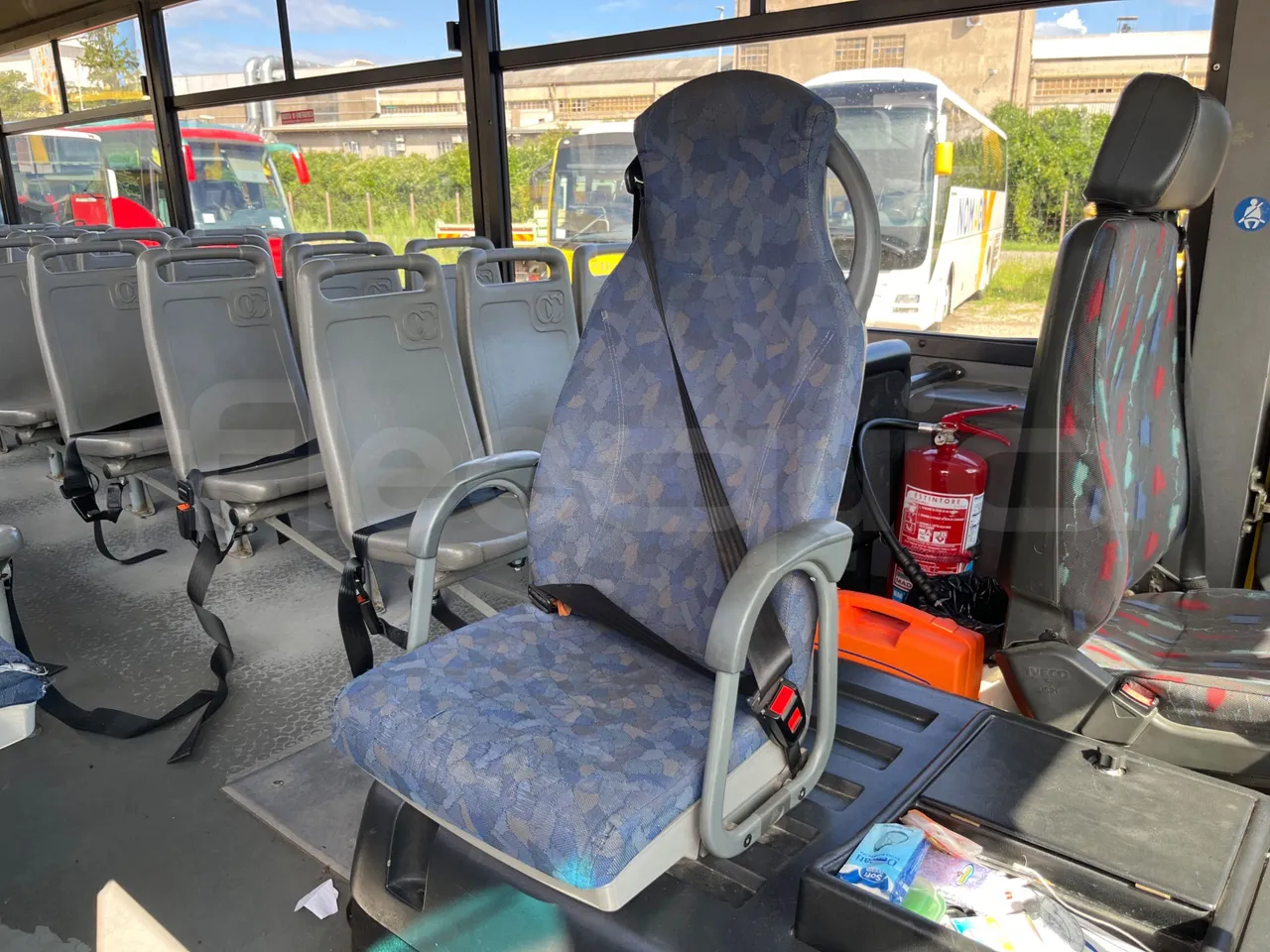Iveco Cacciamali C5032 -EUR3 -154kW -9.3m - hostess seat photo