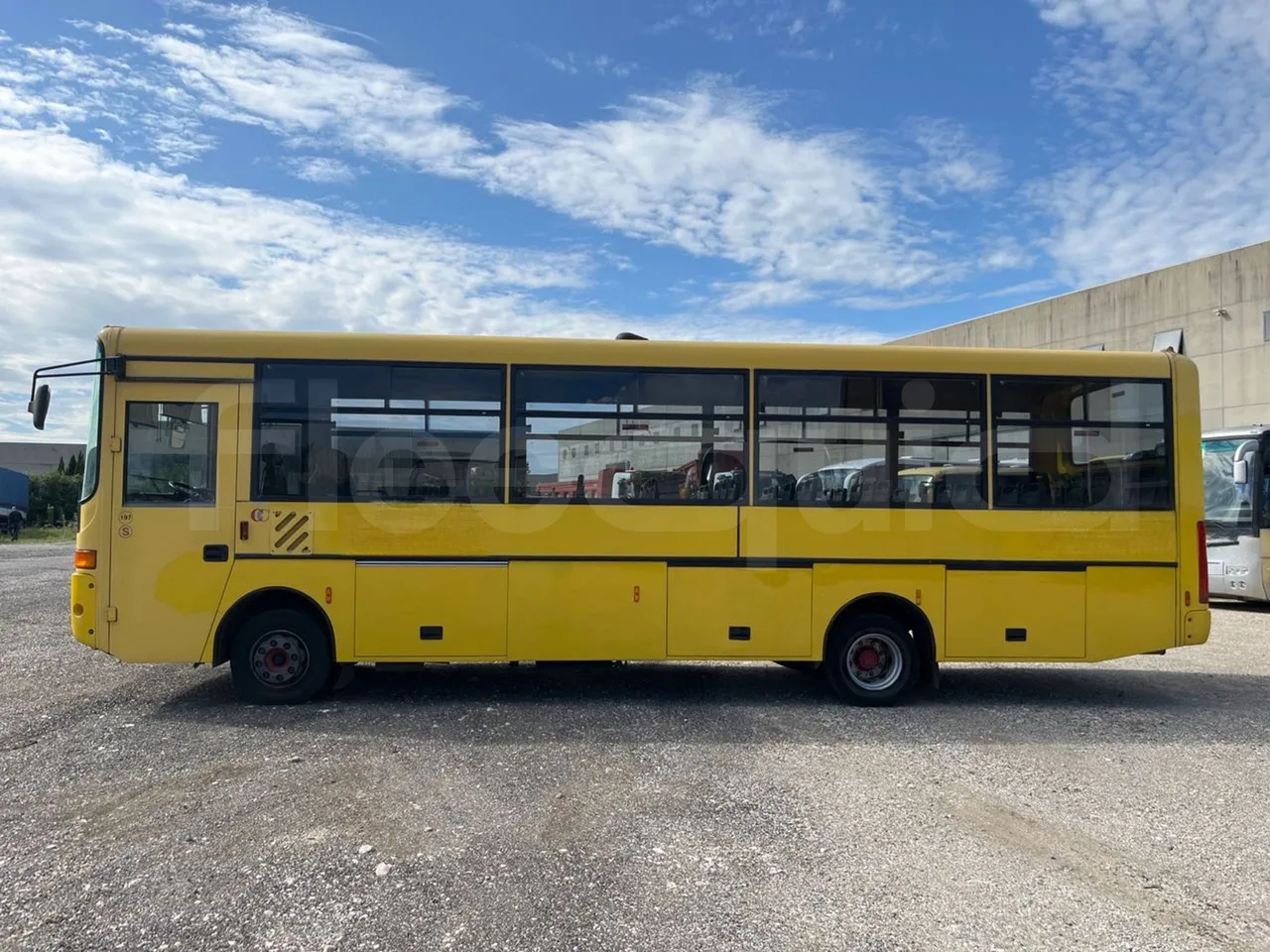 Iveco Cacciamali C5032 -EUR3 -154kW -9.3m - left side photo
