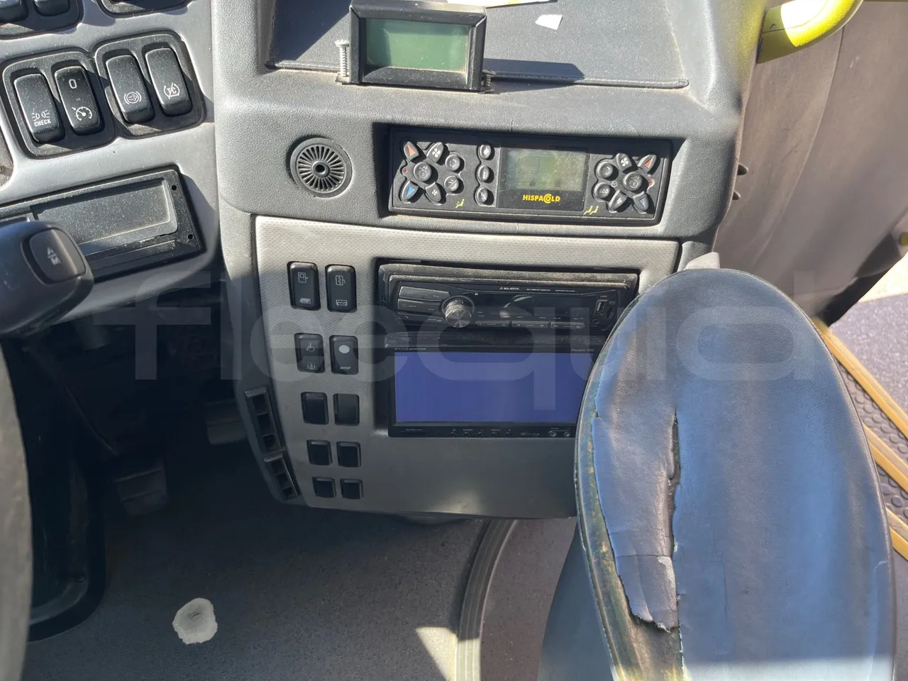 Irizar Scania K320 - EUR5 - 235kW - 12.2m - radio accessories photo