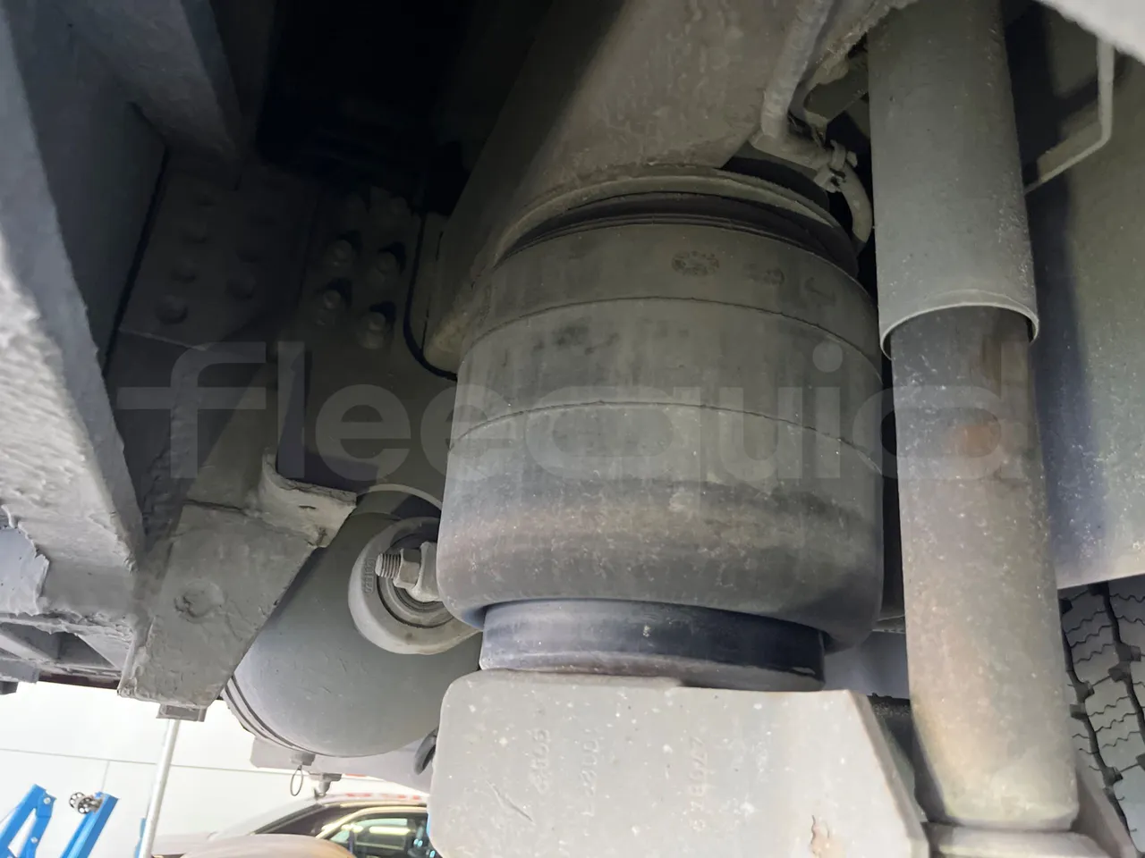 Irizar Scania K320 - EUR5 - 235kW - 12.2m - axel 2 air springs 1 left
