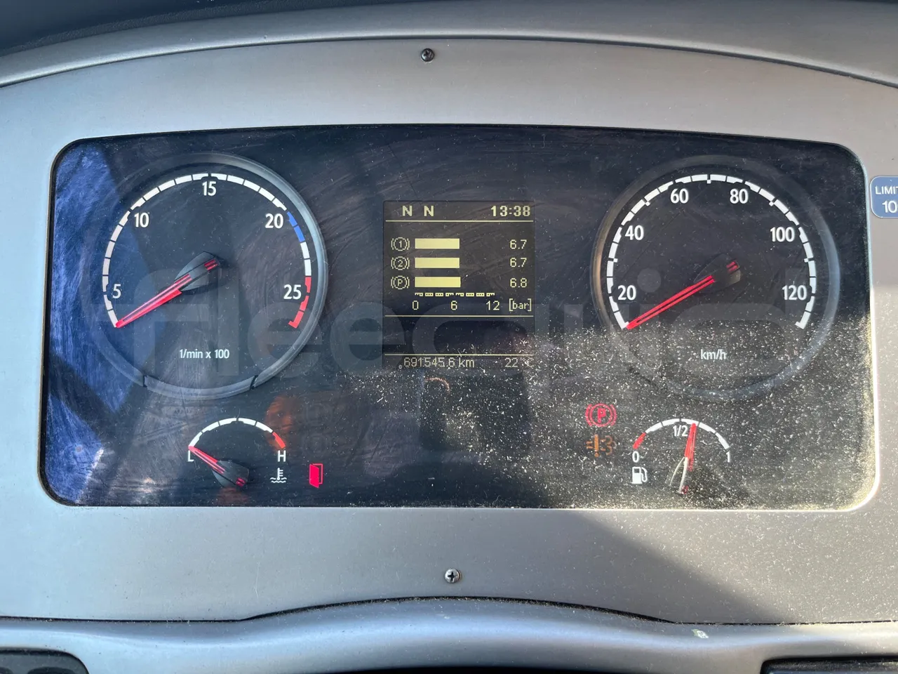 Irizar Scania K320 - EUR5 - 235kW - 12.2m - dashboard lights on