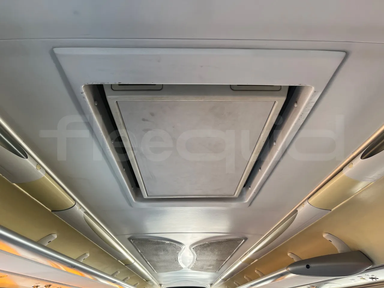 Irizar Scania K320 - EUR5 - 235kW - 12.2m - roof hatch 1