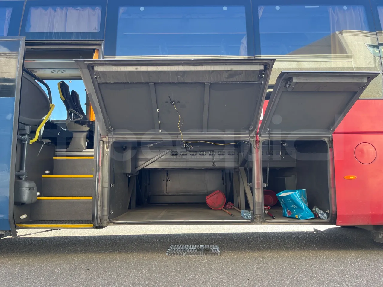 Irizar Scania K320 - EUR5 - 235kW - 12.2m - luggage rack photo