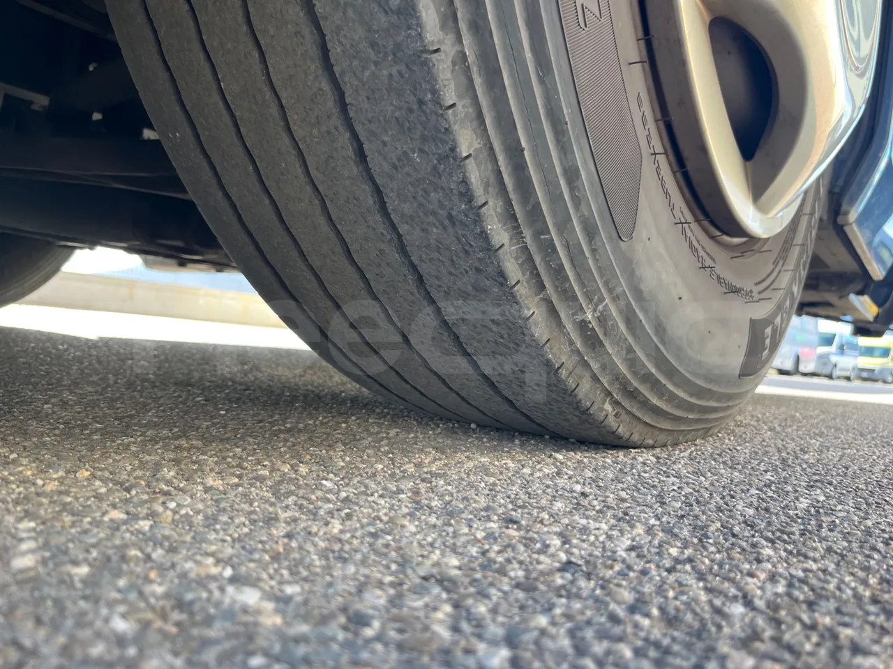 Irizar Scania K320 - EUR5 - 235kW - 12.2m - tread condition second axle tires right