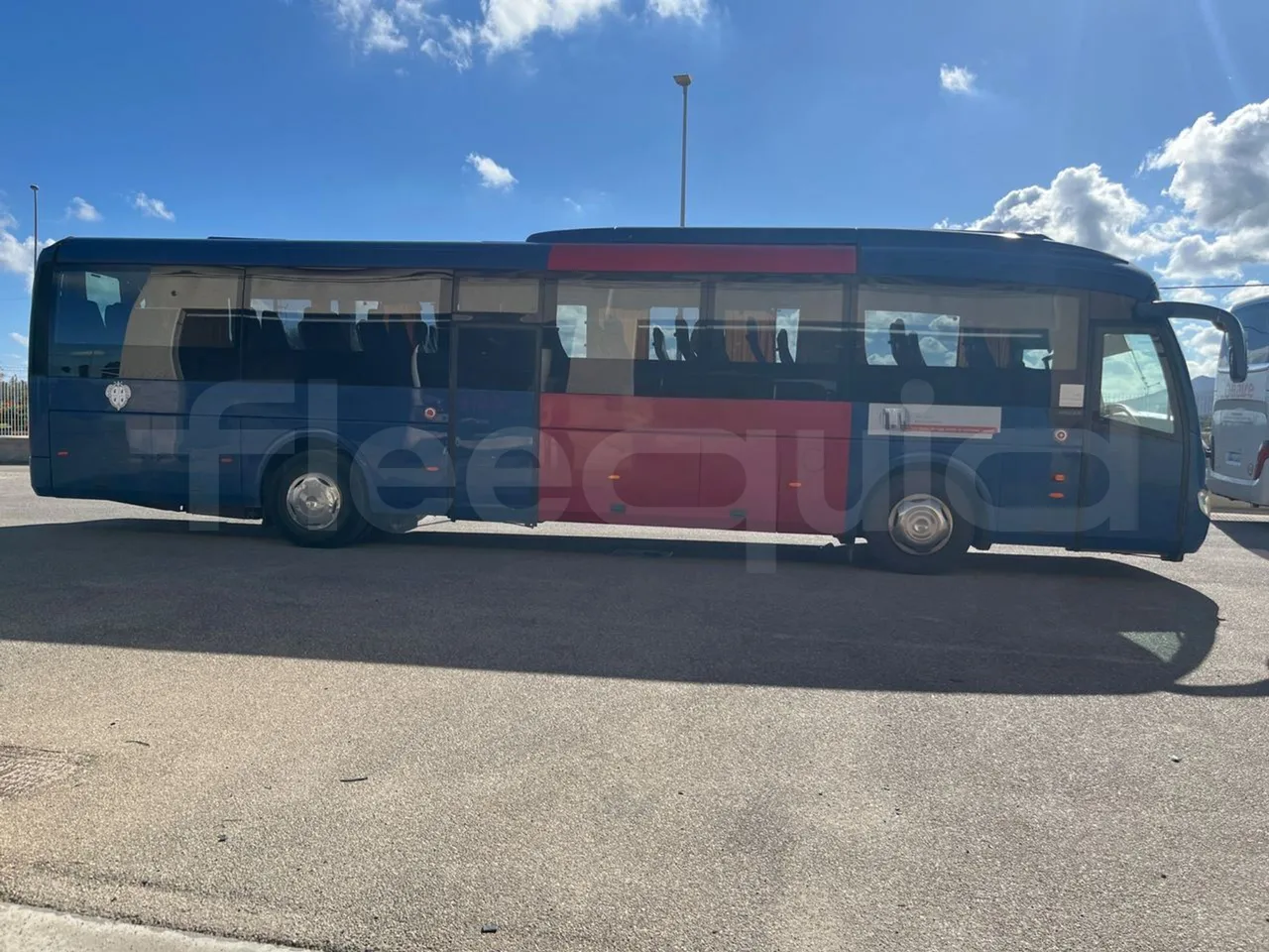 Irizar Scania K320 - EUR5 - 235kW - 12.2m - right side doors closed