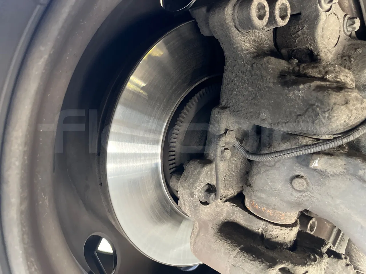 King Long XMQ6800 2AL1AA2B - Euro5 - 148kW - 7.995mt - front discs right