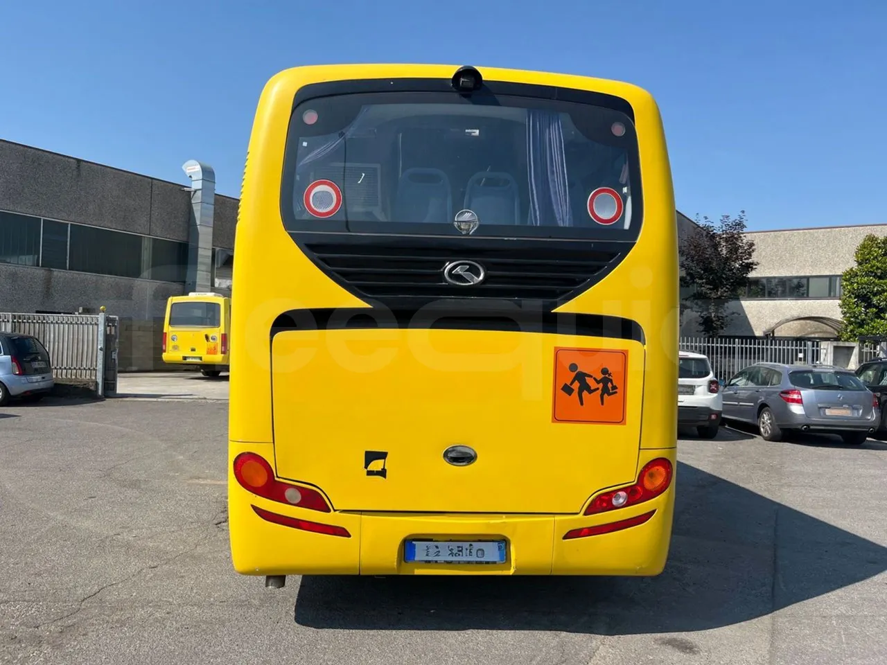 King Long XMQ6800 2AL1AA2B - Euro5 - 148kW - 7.995mt - rear hatch closed